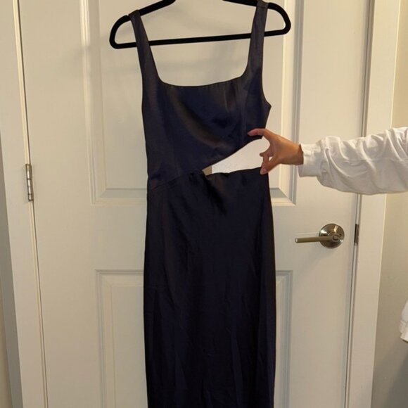 Elegant Navy Blue Evening Gown - Picture 1 of 5